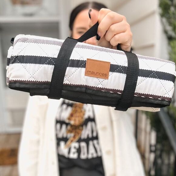 NWT Carry-N-Go Quilted Stadium Blanket - Picture 1 of 10